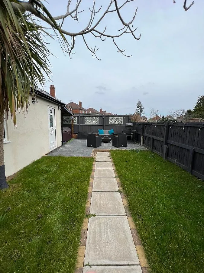 The Wootton House Villa Doncaster Holiday home